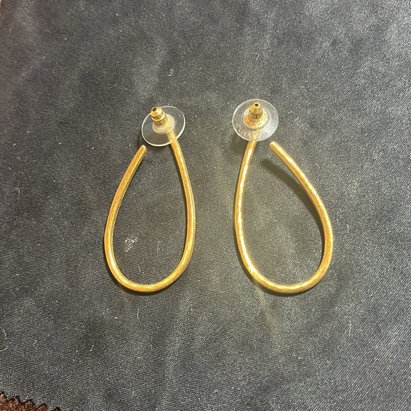 Classy Earrings - Picture 4 of 5
